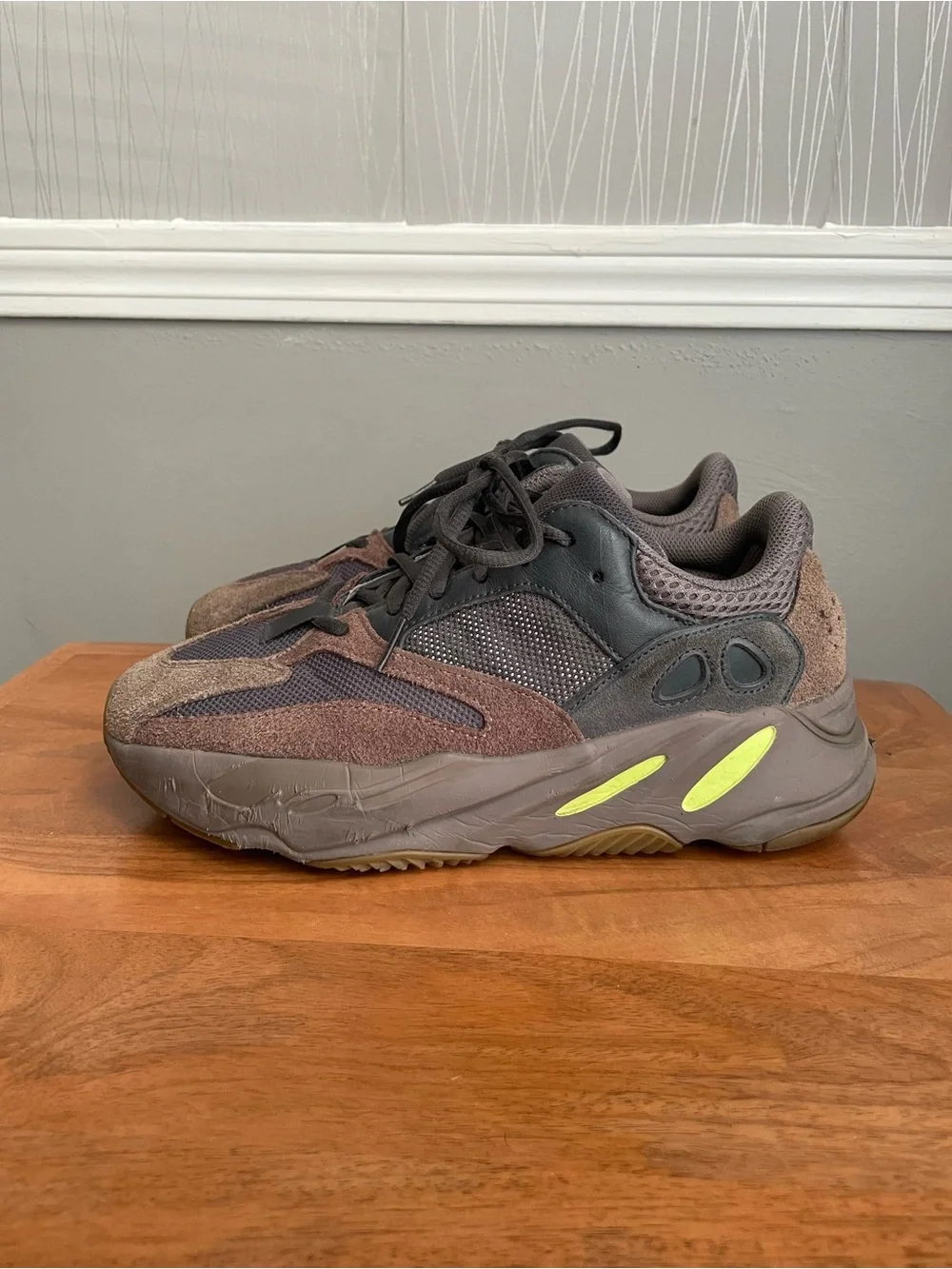 Adidas Yeezy Boost 700 Mauve Sneakers Men’s Size 8.5 Brown Gray Chunky Running S